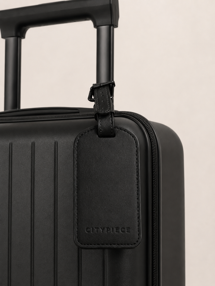 CityPiece Leather Luggage Tag . Black